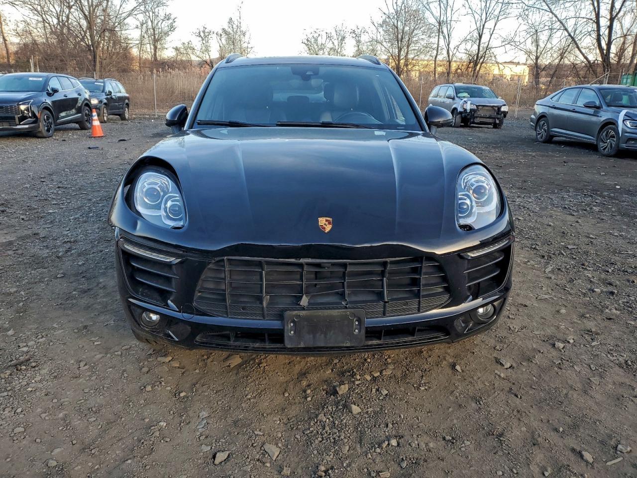 2017 PORSCHE Macan