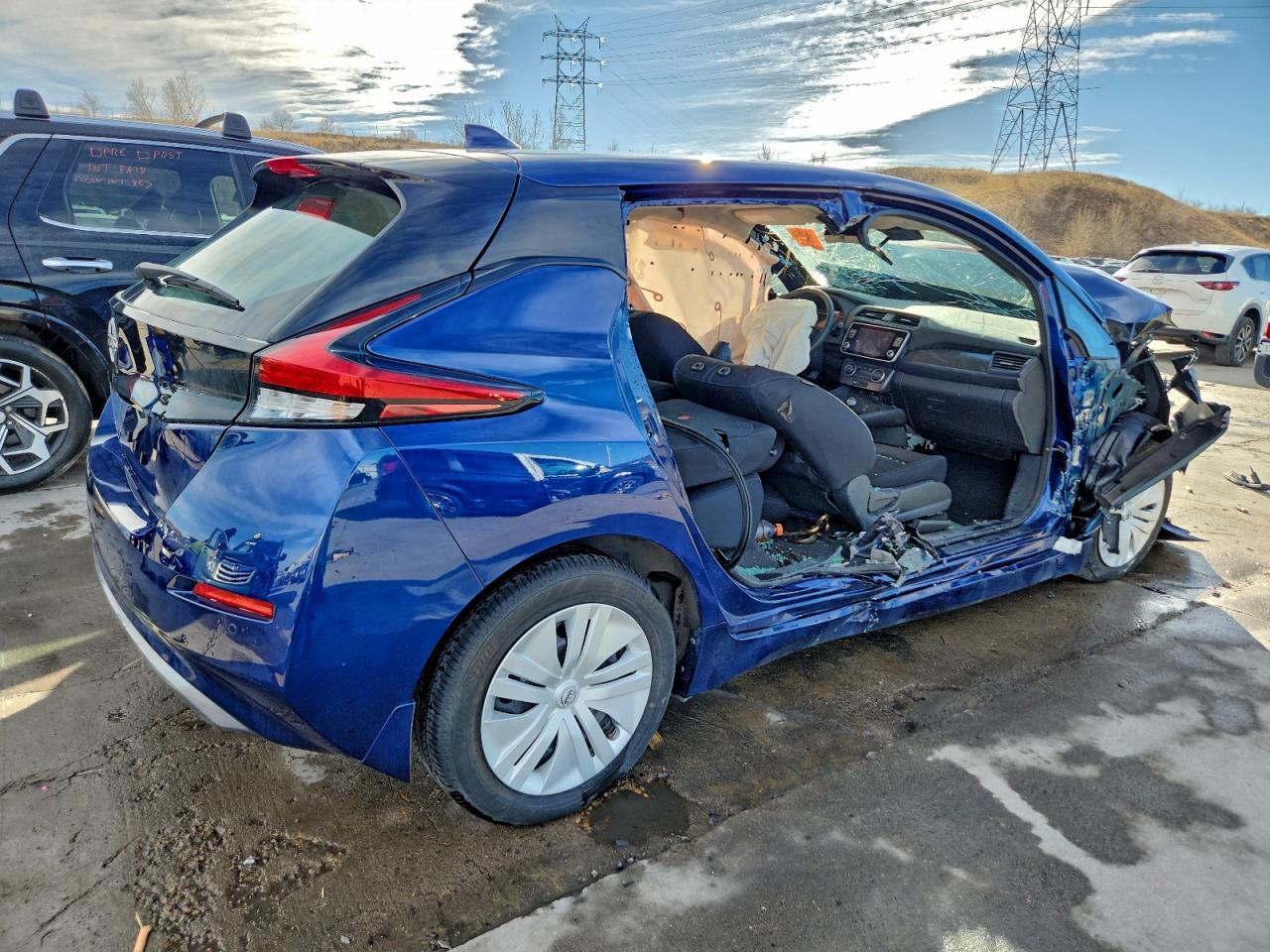 2025 NISSAN LEAF
