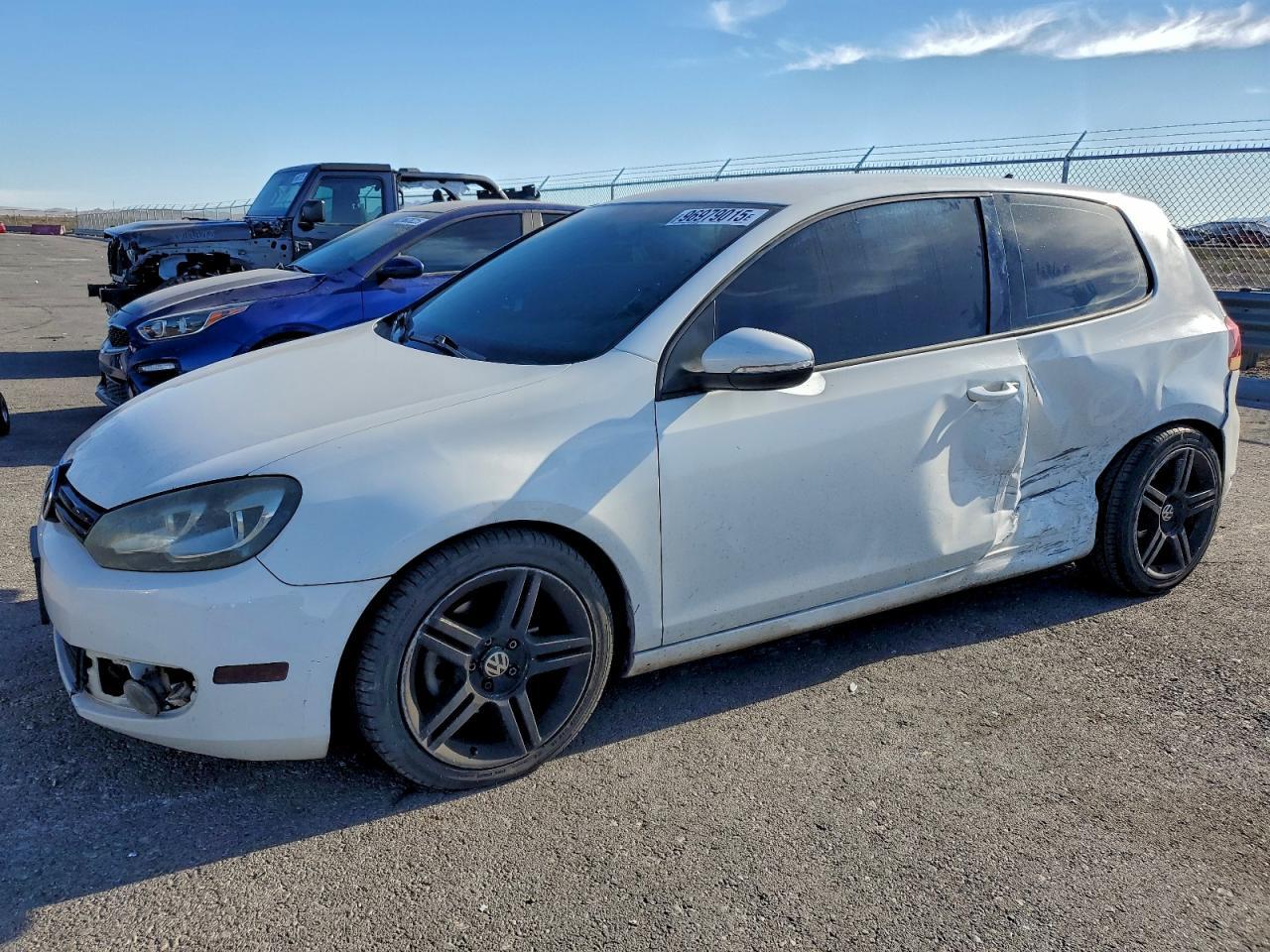 2011 VOLKSWAGEN GOLF