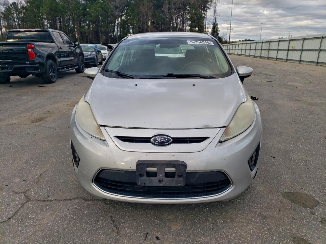 2011 FORD Fiesta