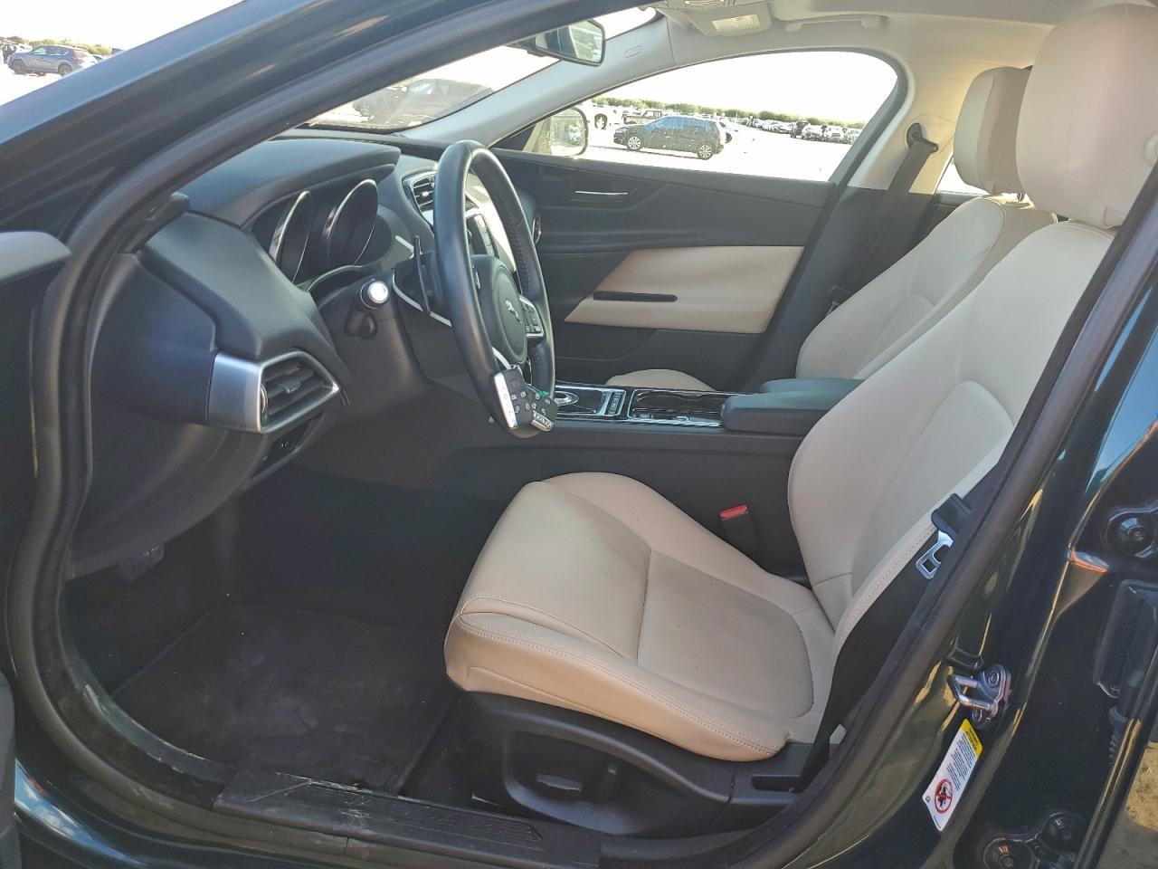2017 JAGUAR XE