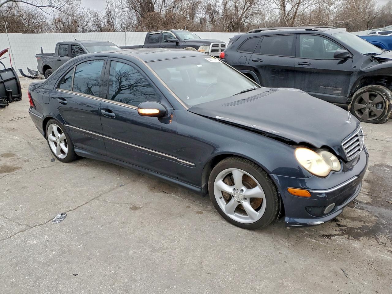 2005 MERCEDES-BENZ C-CLASS