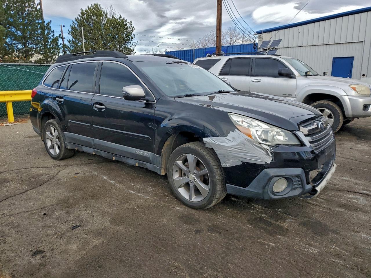 2013 SUBARU Outback