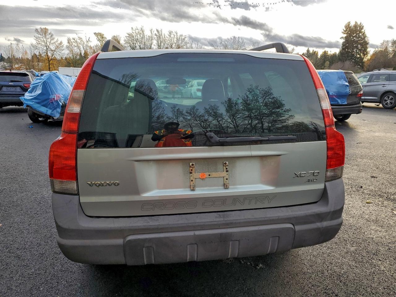 2004 VOLVO XC70