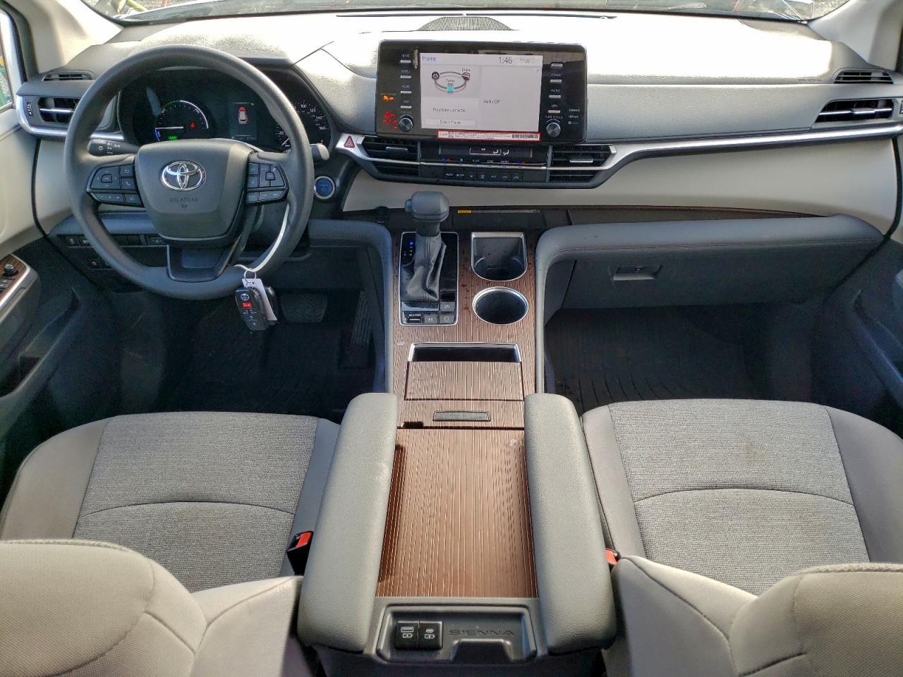 2024 TOYOTA SIENNA