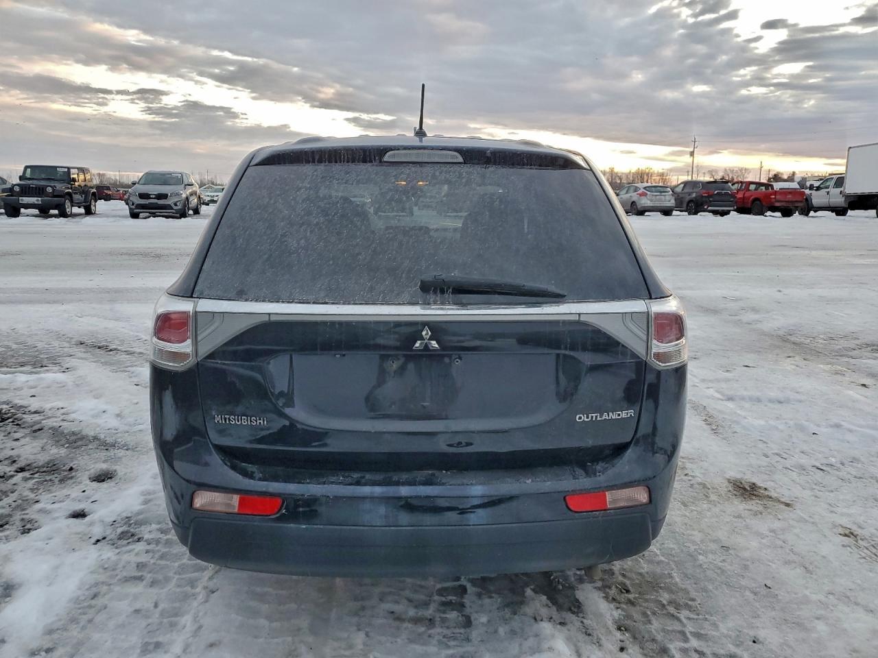 2014 MITSUBISHI outlander