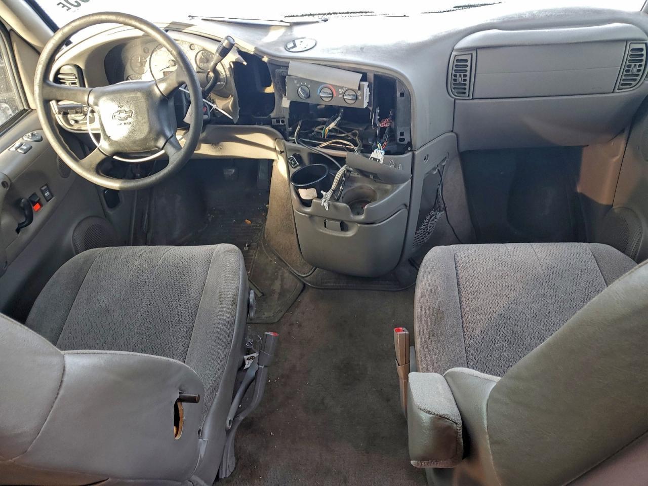 2004 CHEVROLET Astro
