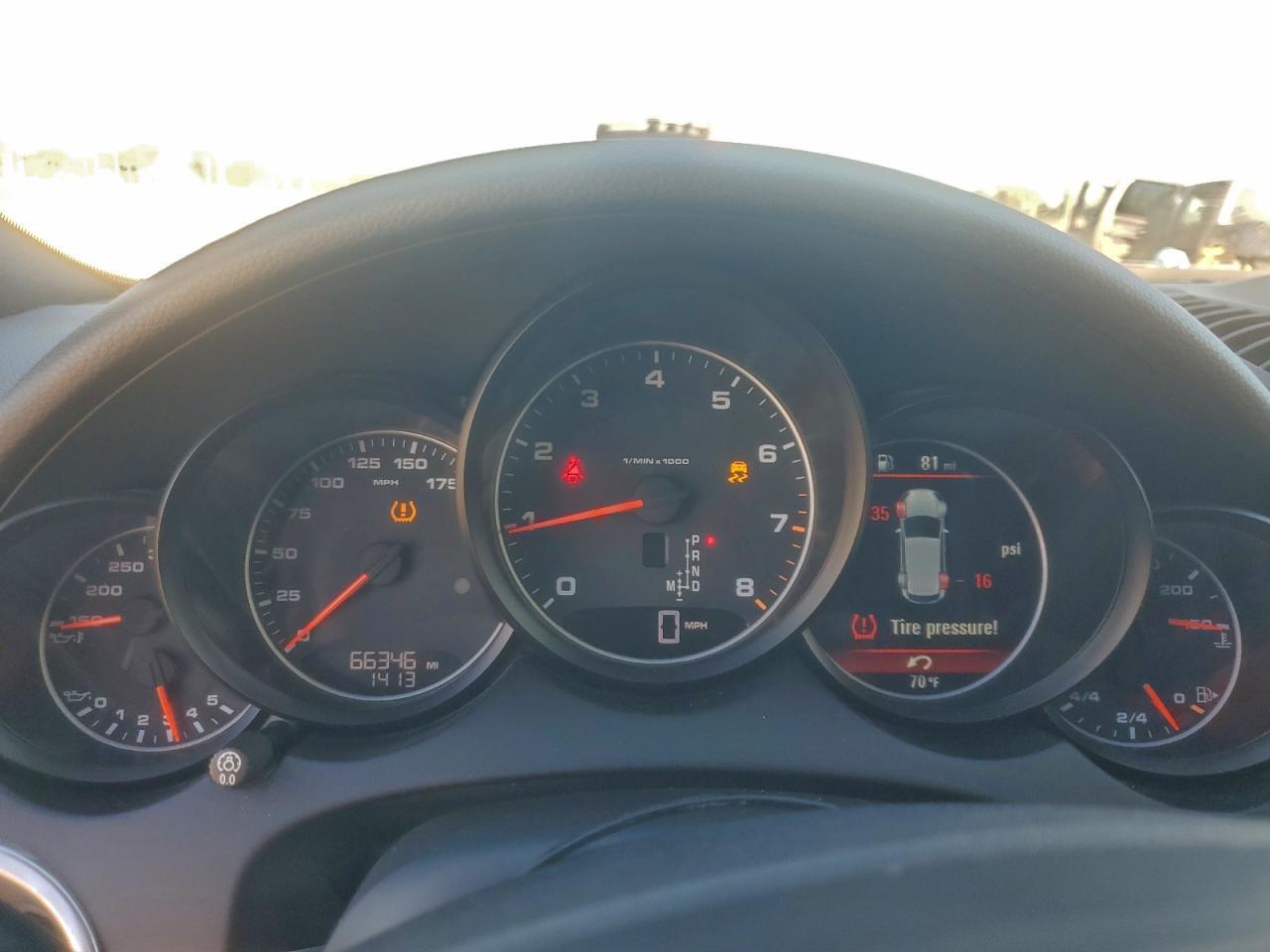 2014 PORSCHE CAYENNE