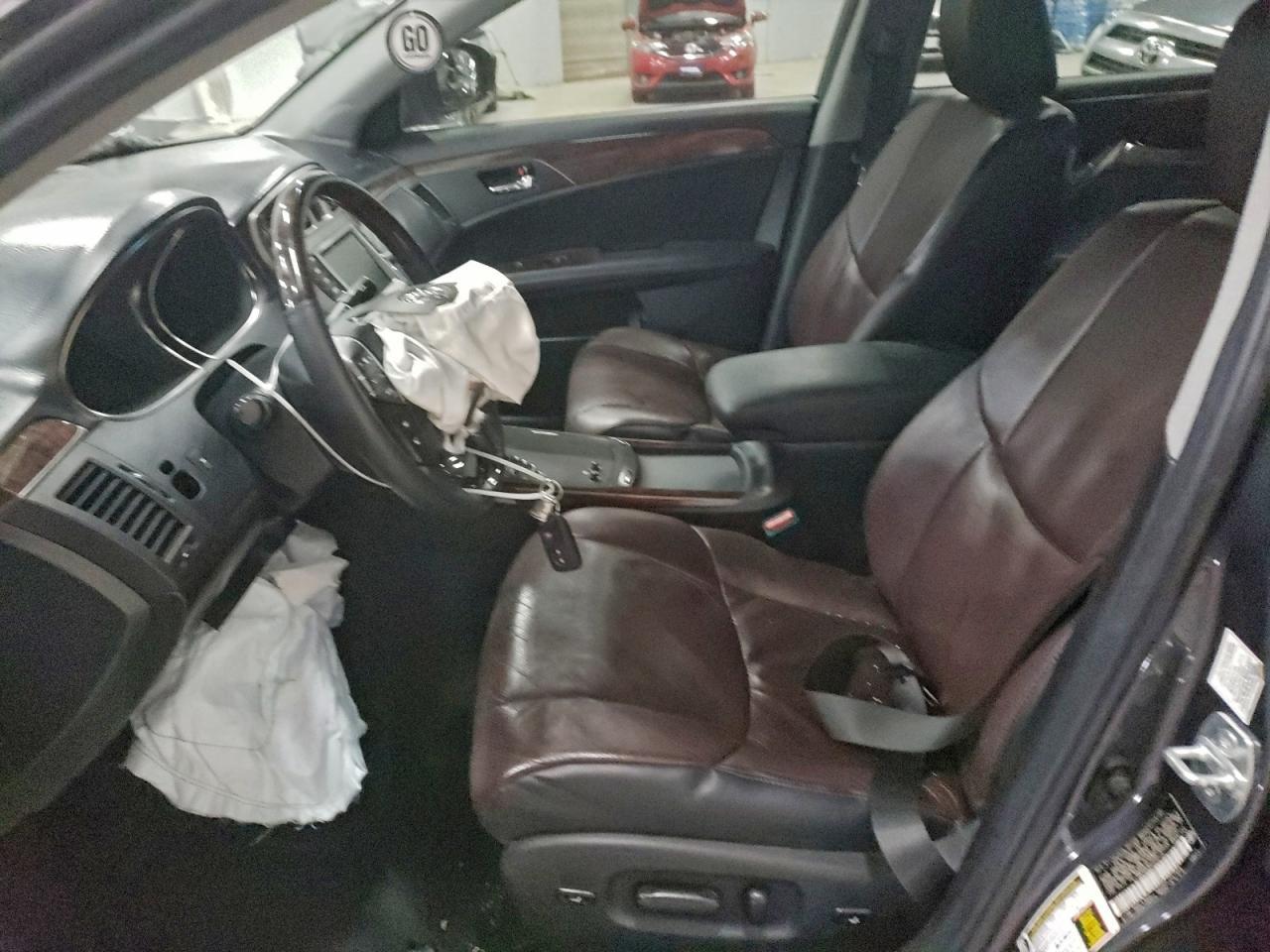 2012 TOYOTA Avalon