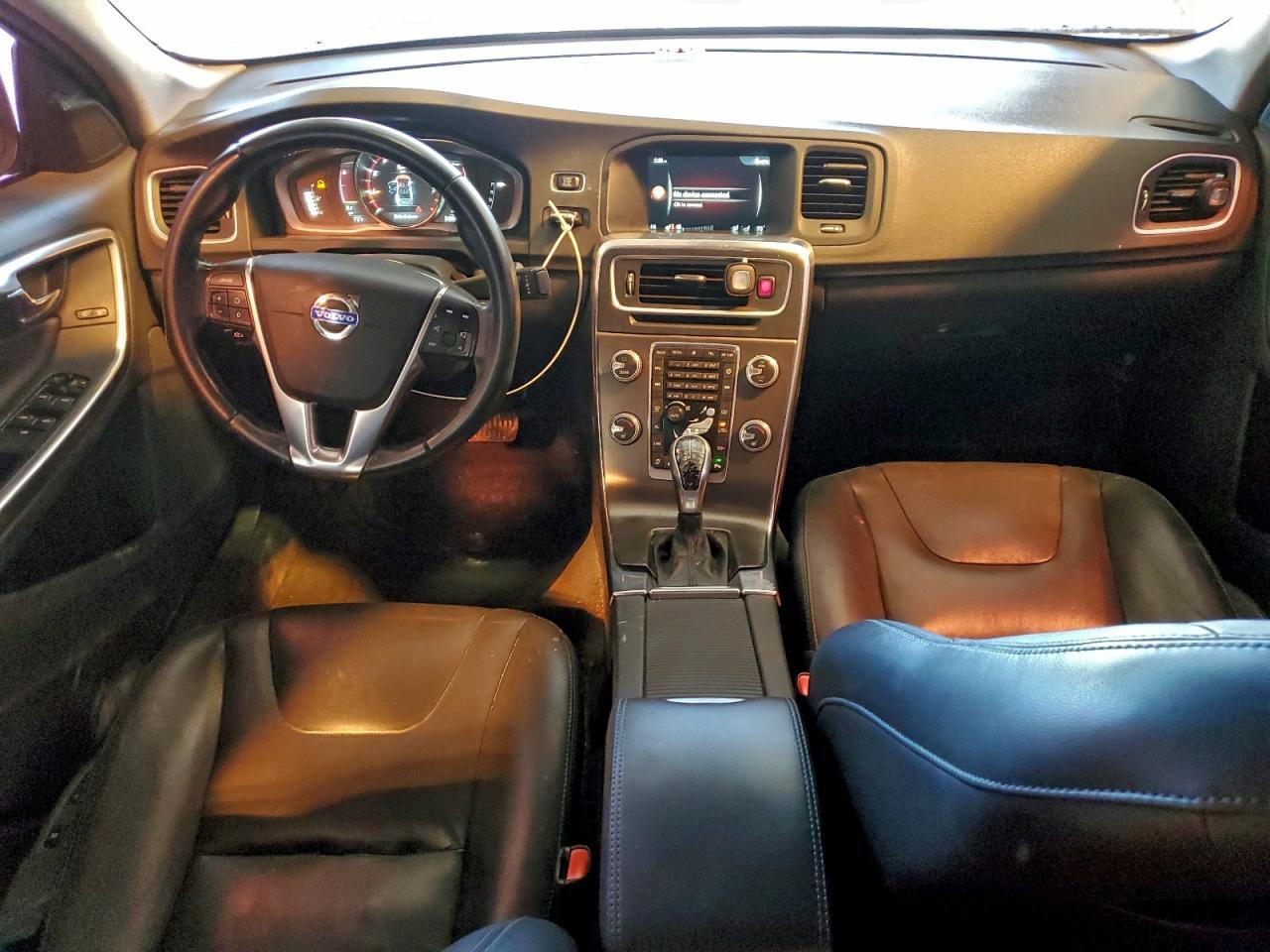 2015 VOLVO S60