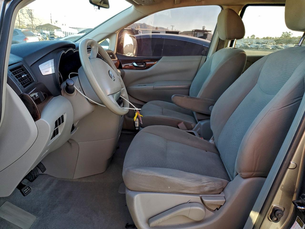 2015 NISSAN Quest
