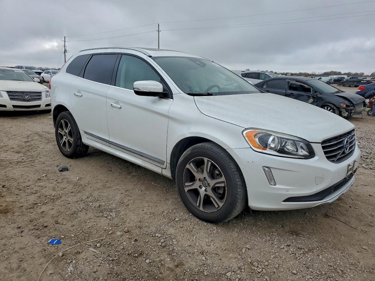 2015 VOLVO XC60