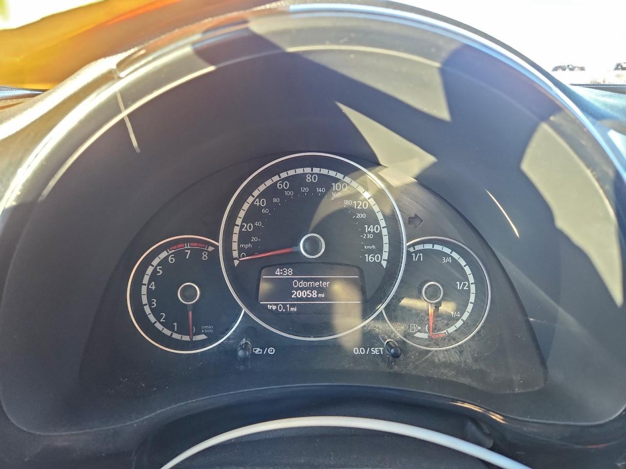 2016 VOLKSWAGEN Beetle