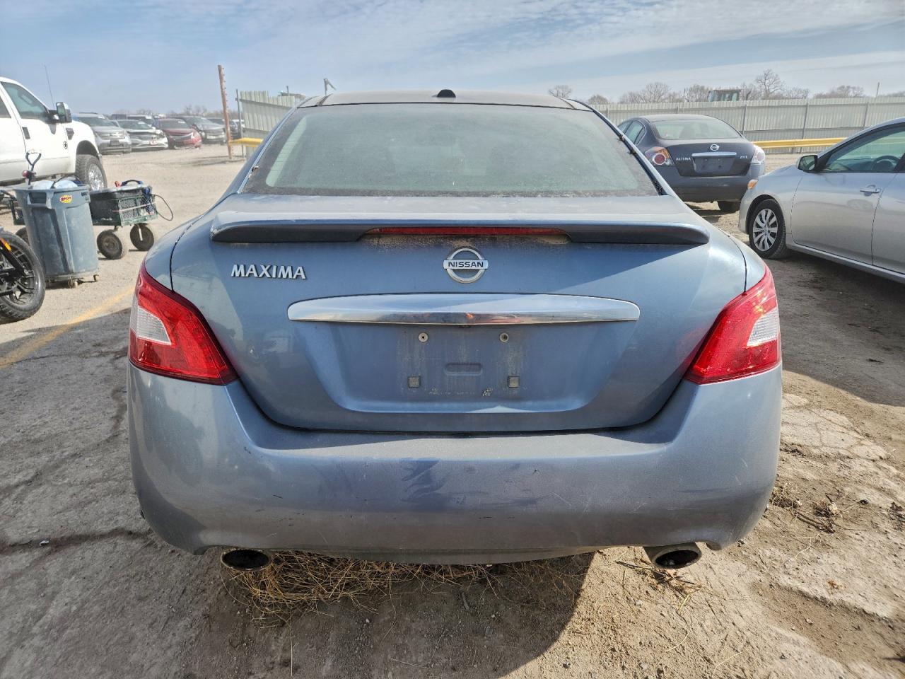 2011 NISSAN Maxima