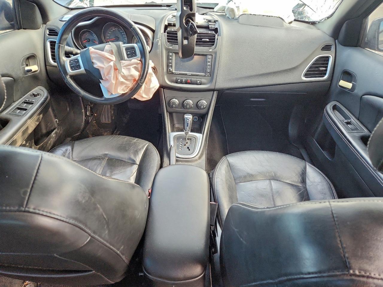 2013 DODGE Avenger