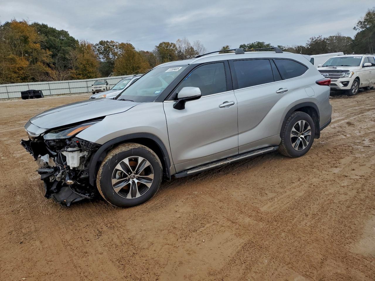 2022 TOYOTA HIGHLANDER