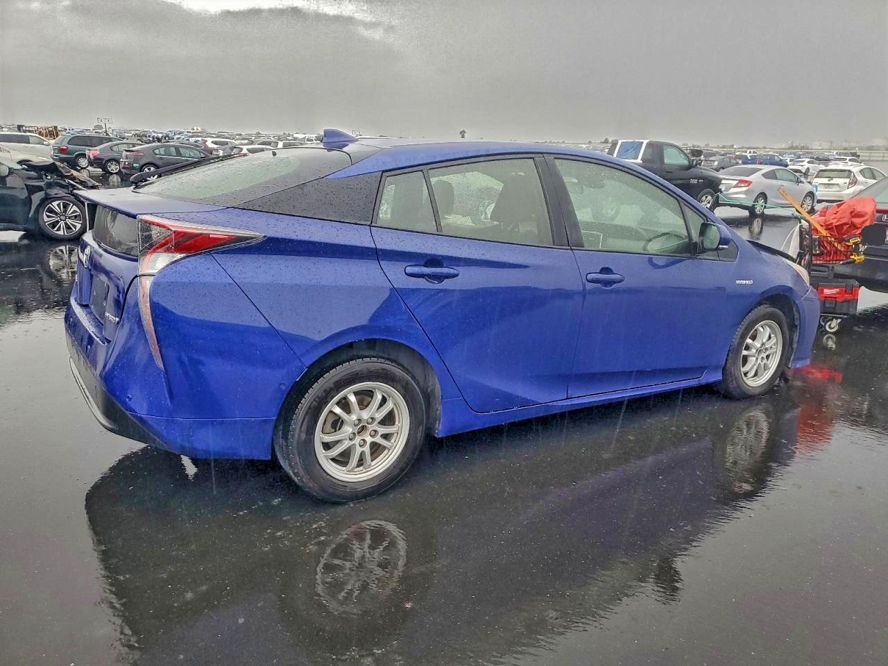2017 TOYOTA PRIUS