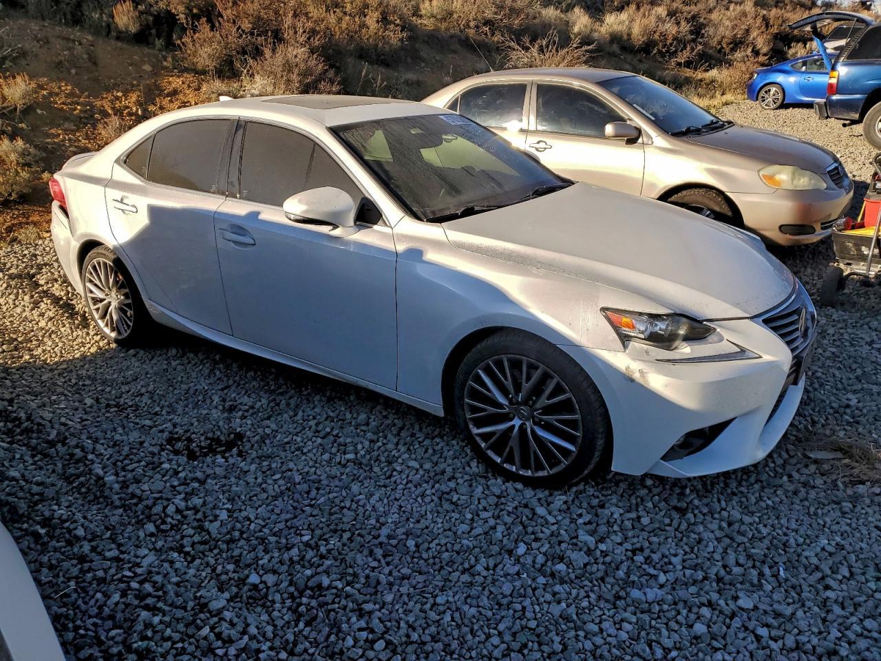 2016 LEXUS IS 200t