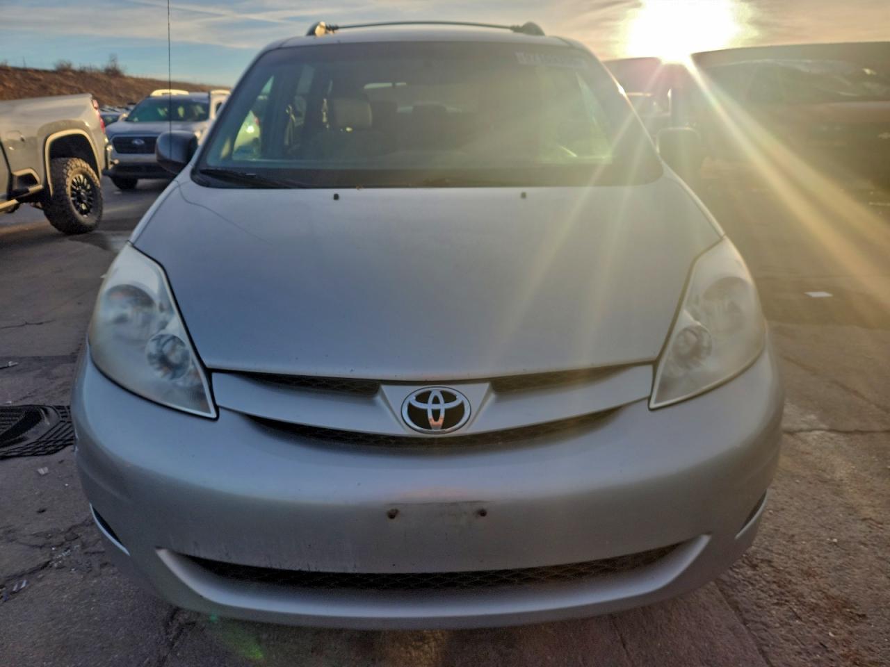 2006 TOYOTA SIENNA