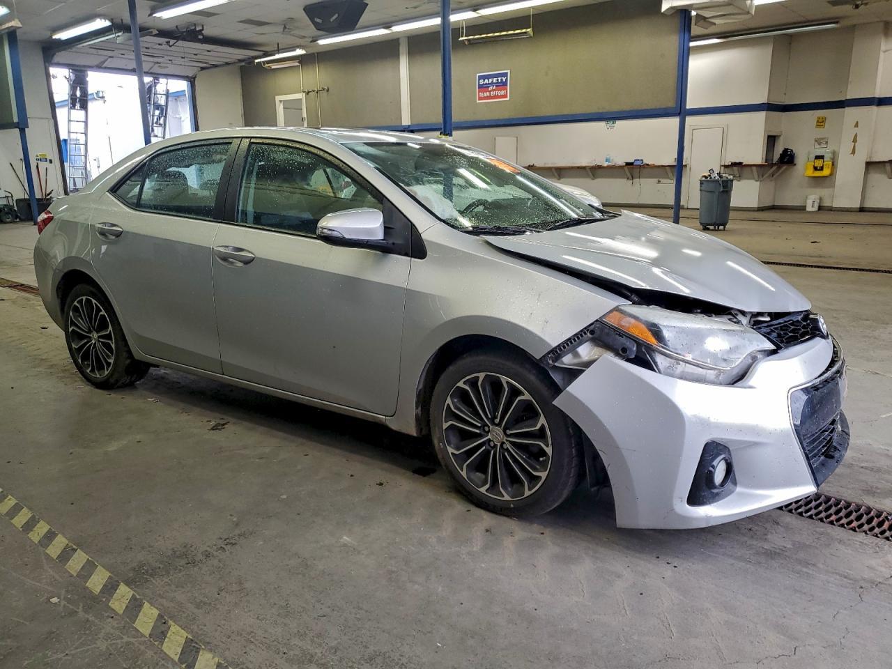 2015 TOYOTA COROLLA