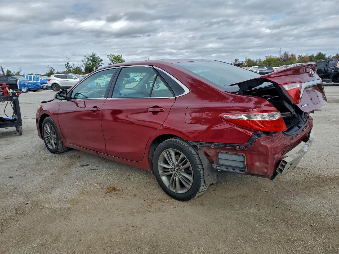 2016 TOYOTA CAMRY