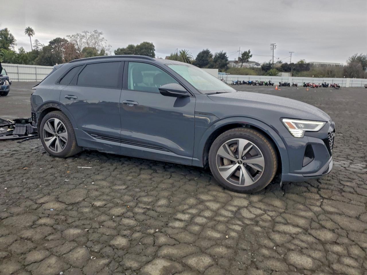 2024 AUDI Q8
