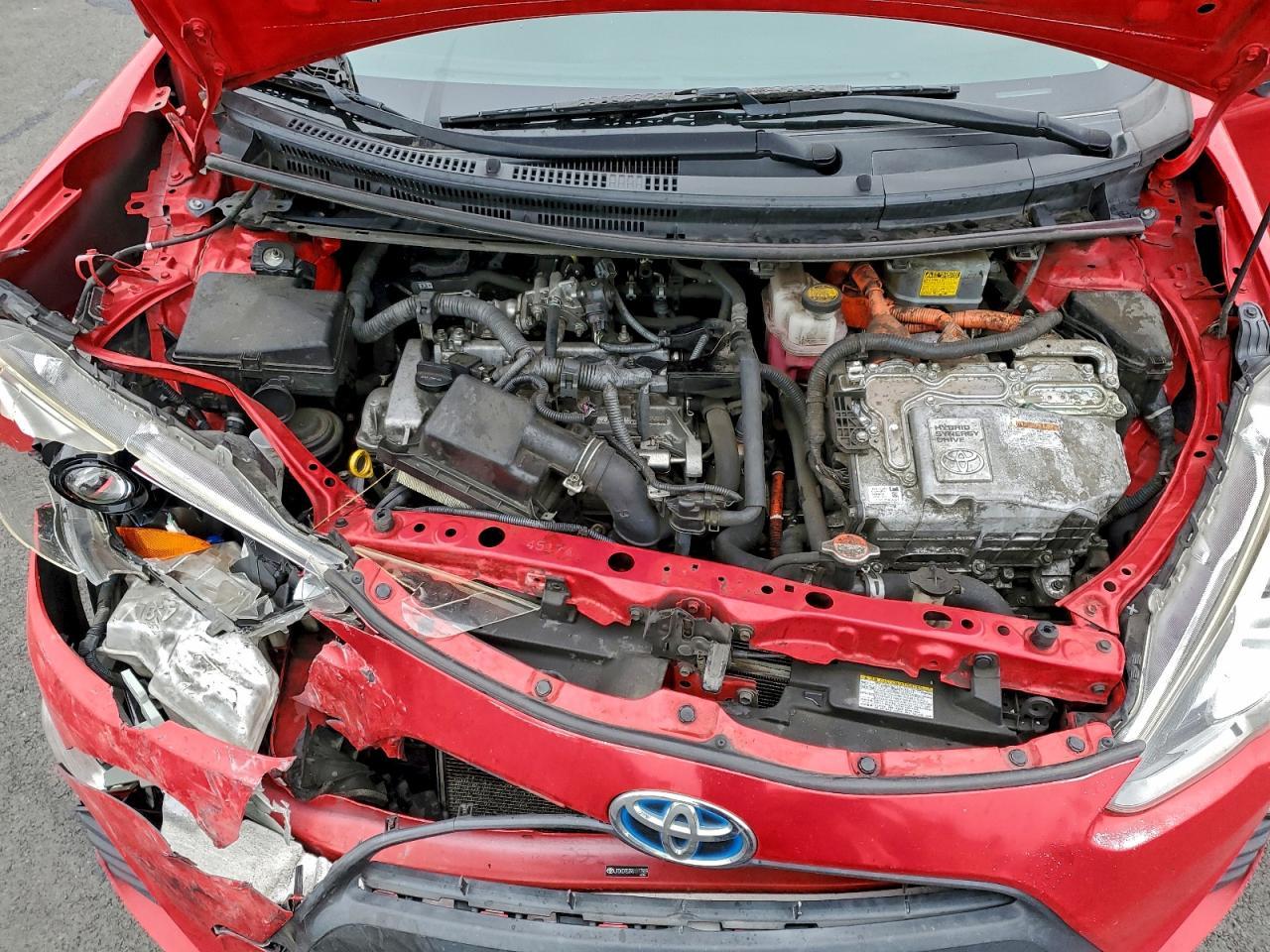 2016 TOYOTA Prius c