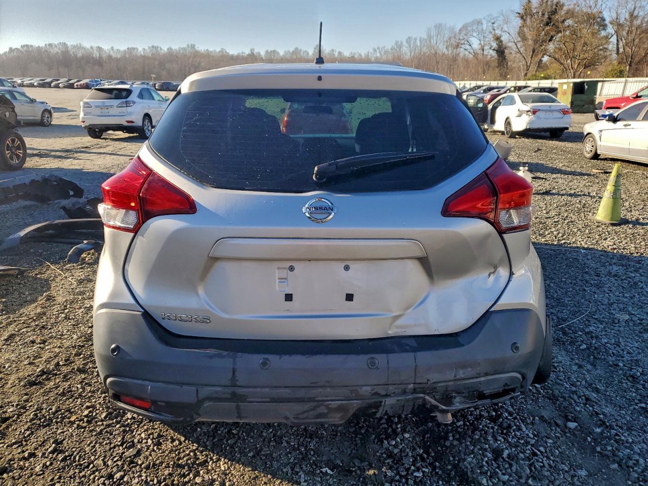 2020 NISSAN KICKS