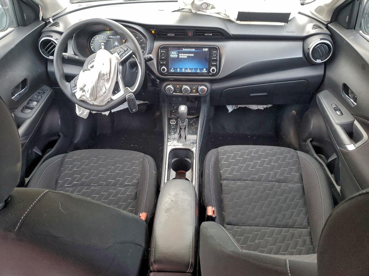2024 NISSAN KICKS