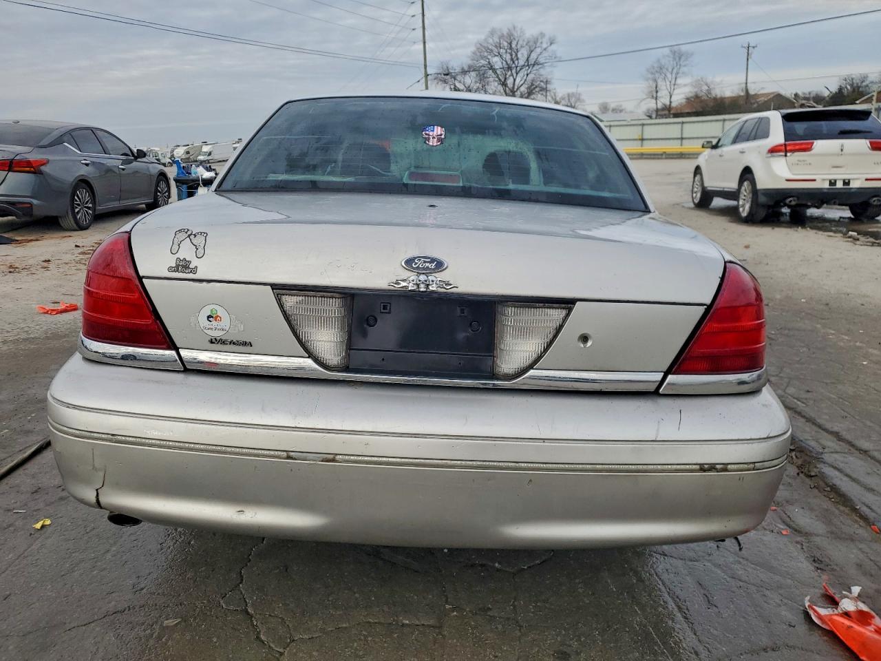 2004 FORD Crown Victoria