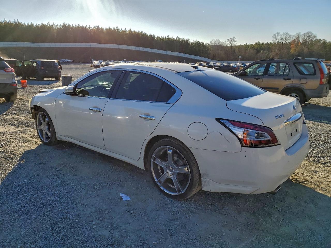 2012 NISSAN Maxima