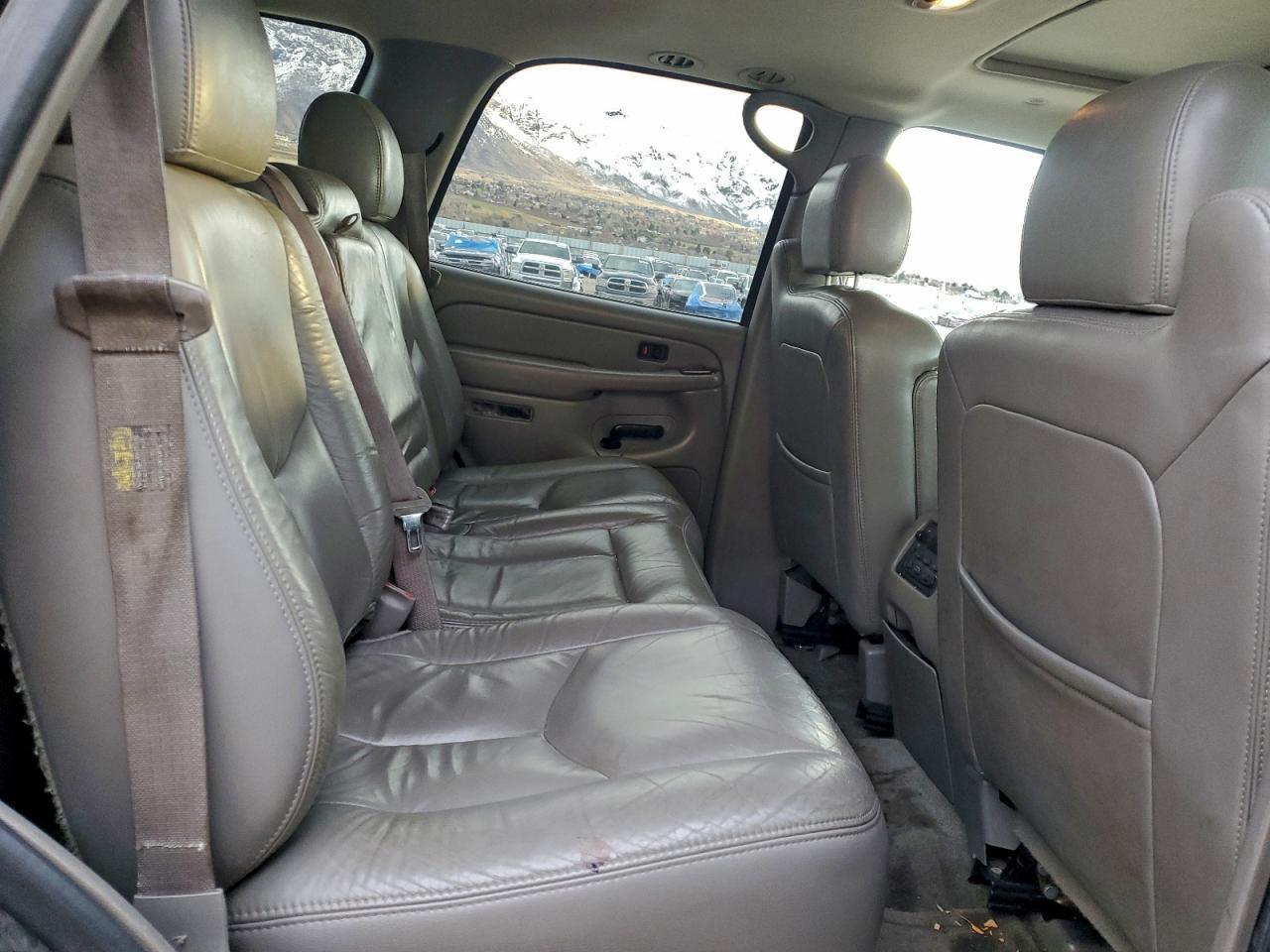 2004 CHEVROLET Tahoe