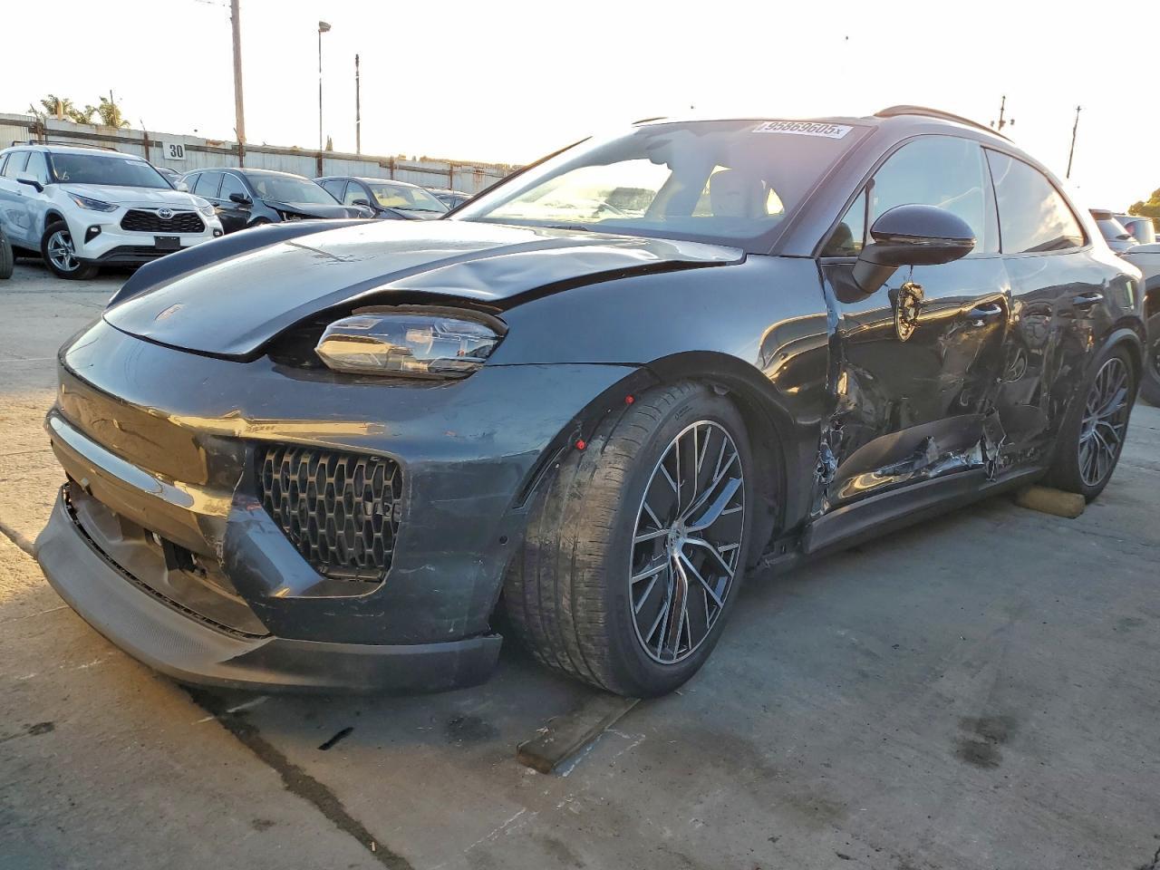 2024 PORSCHE Macan