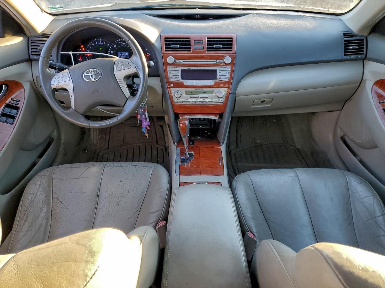 2010 TOYOTA CAMRY