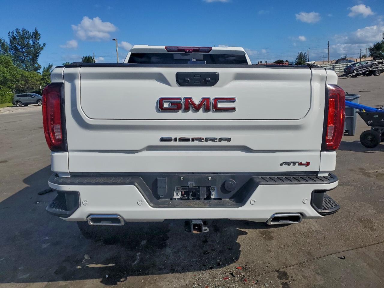 2024 GMC Sierra