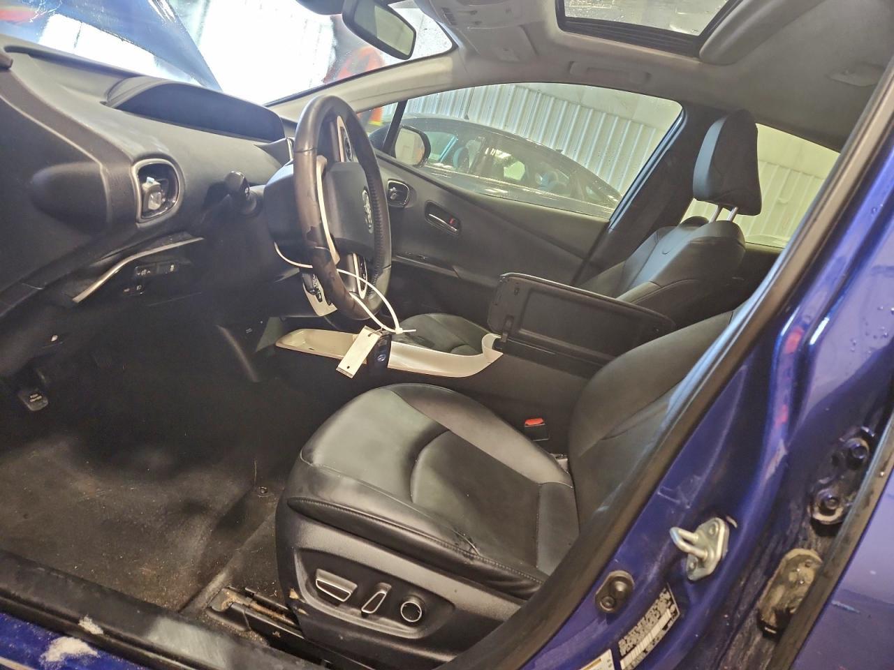 2016 TOYOTA PRIUS