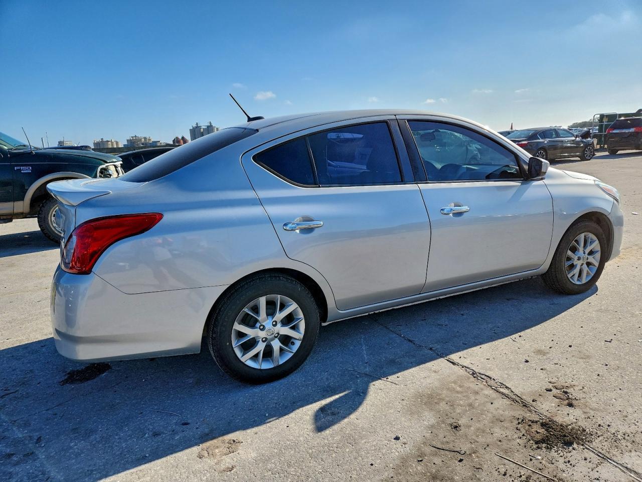 2018 NISSAN VERSA