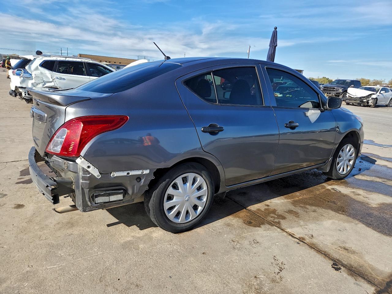 2019 NISSAN VERSA