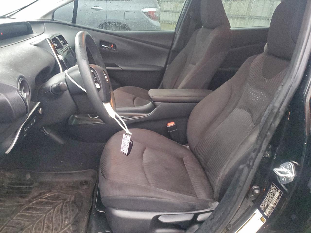 2017 TOYOTA PRIUS
