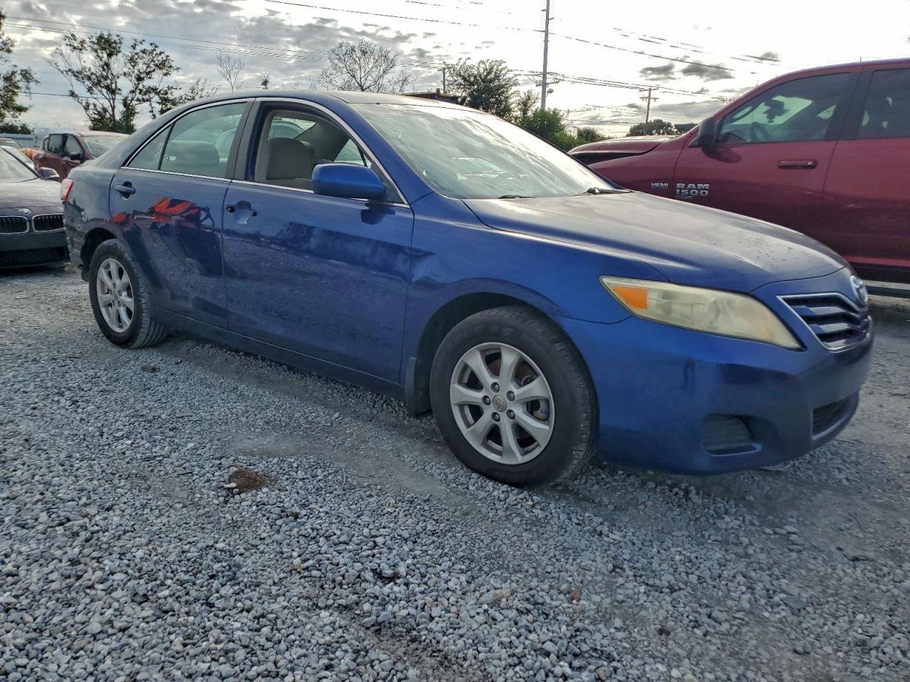 2011 TOYOTA CAMRY
