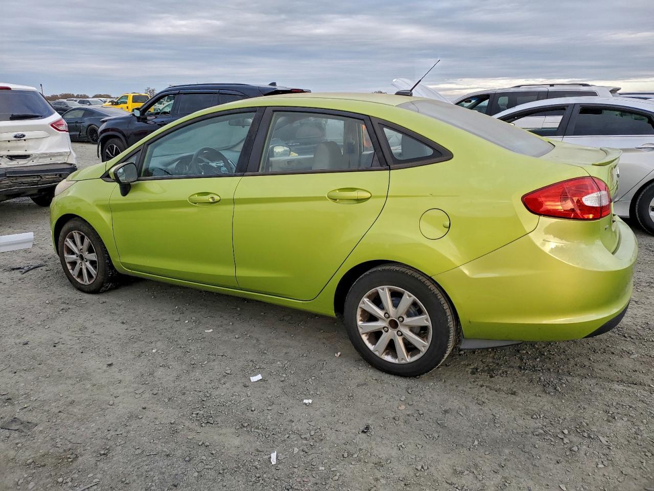 2011 FORD Fiesta