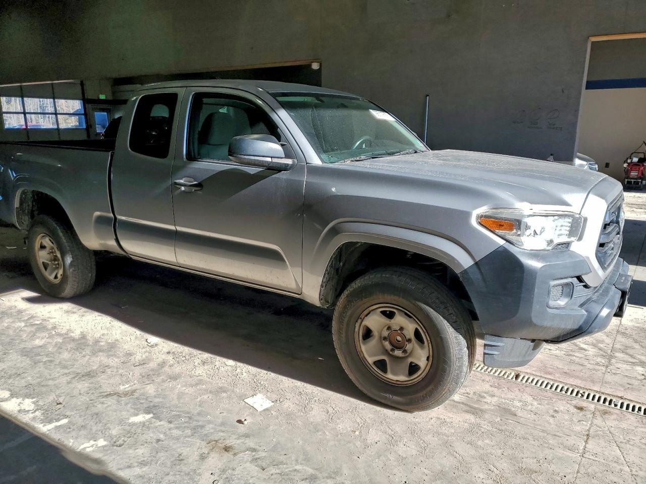 2016 TOYOTA TACOMA