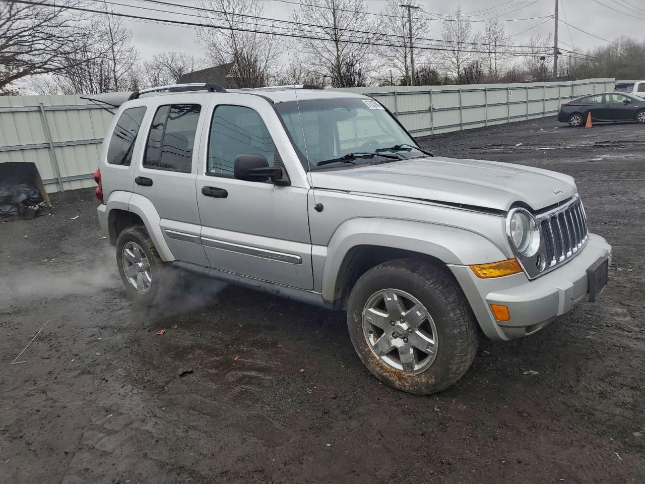 2005 JEEP Liberty