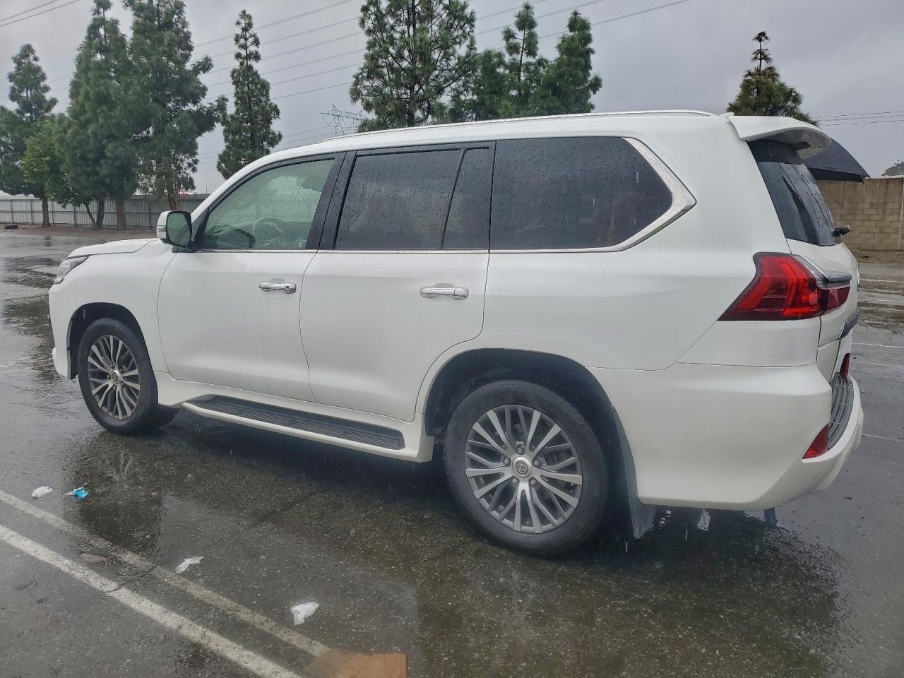 2018 LEXUS LX 570