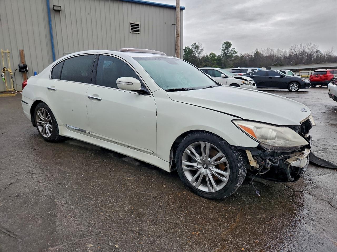 2013 HYUNDAI GENESIS