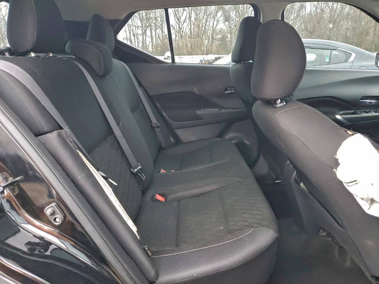 2021 NISSAN KICKS