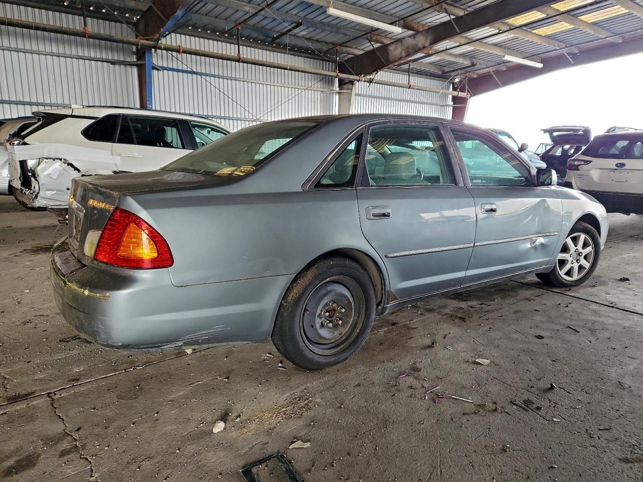 2001 TOYOTA Avalon
