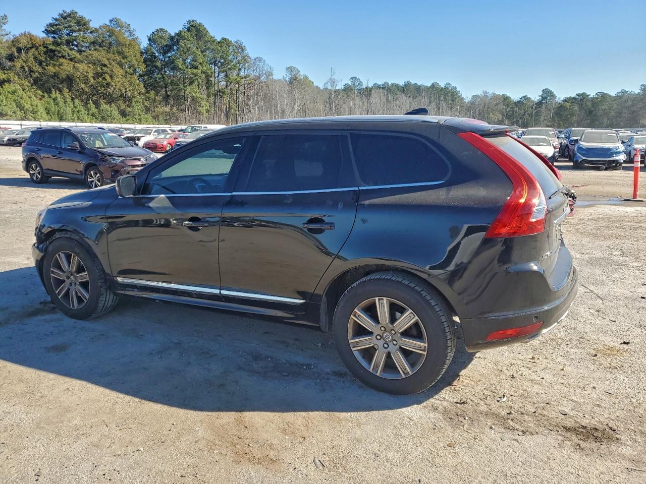 2016 VOLVO XC60