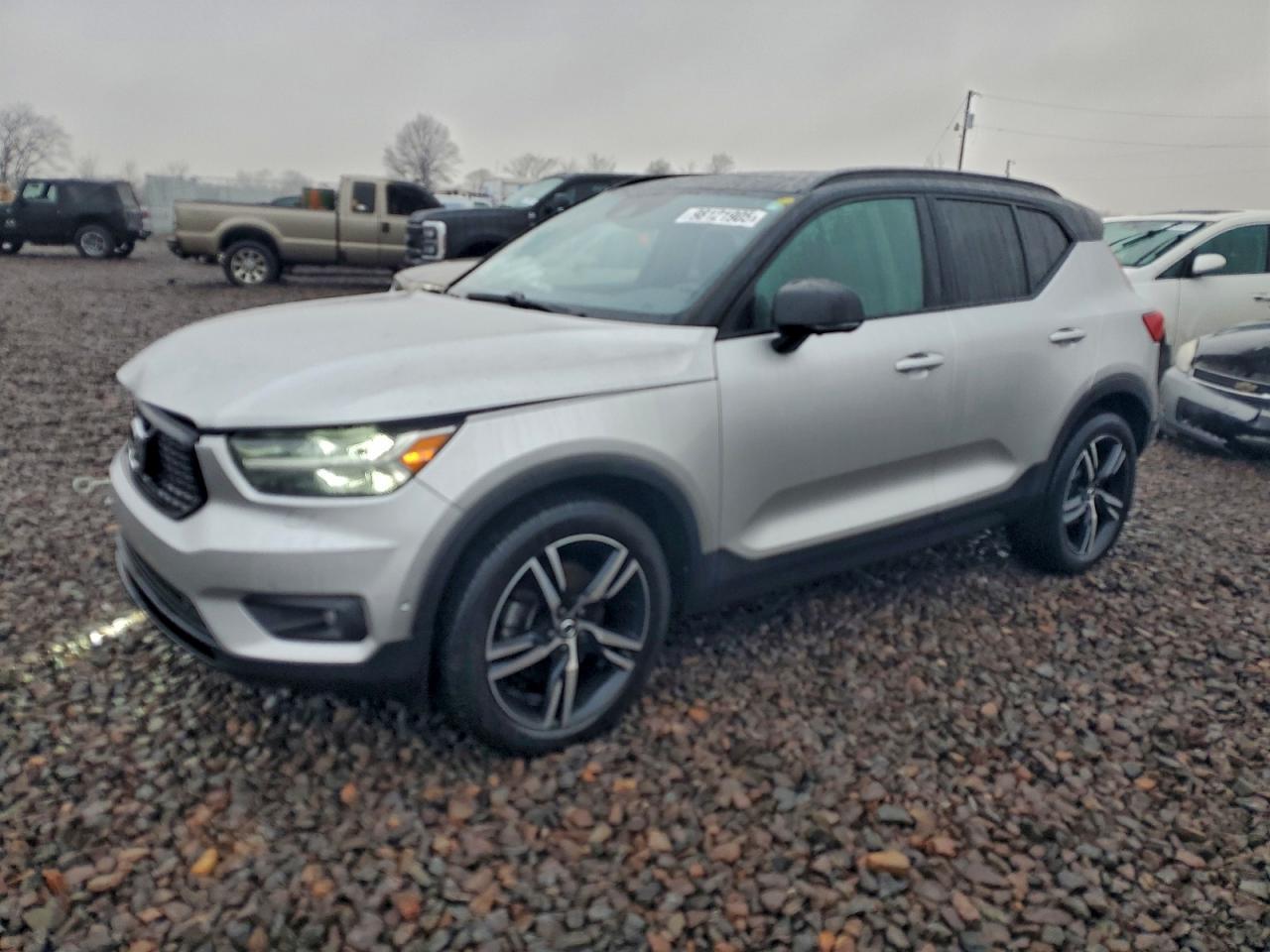 2019 VOLVO XC40