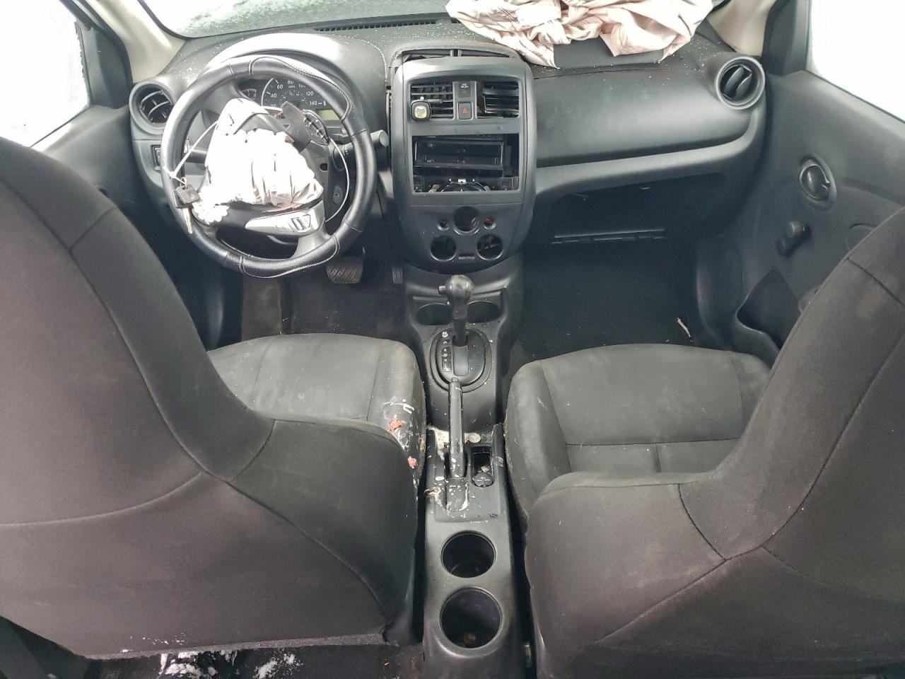 2016 NISSAN VERSA
